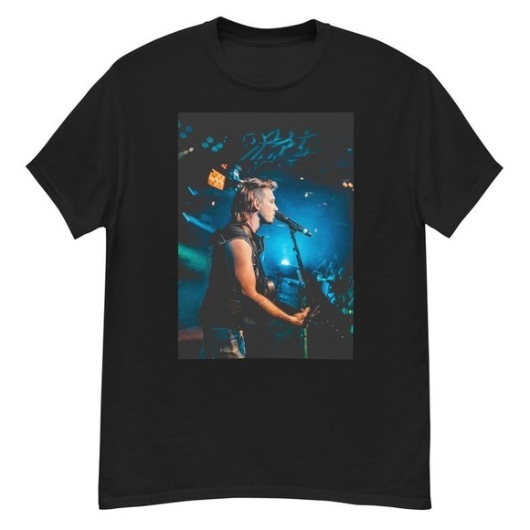 Braves M. Wall3n On The Stage T-Shirt,  Gift For Lovers, Unisex Tee - Picture 1 of 4
